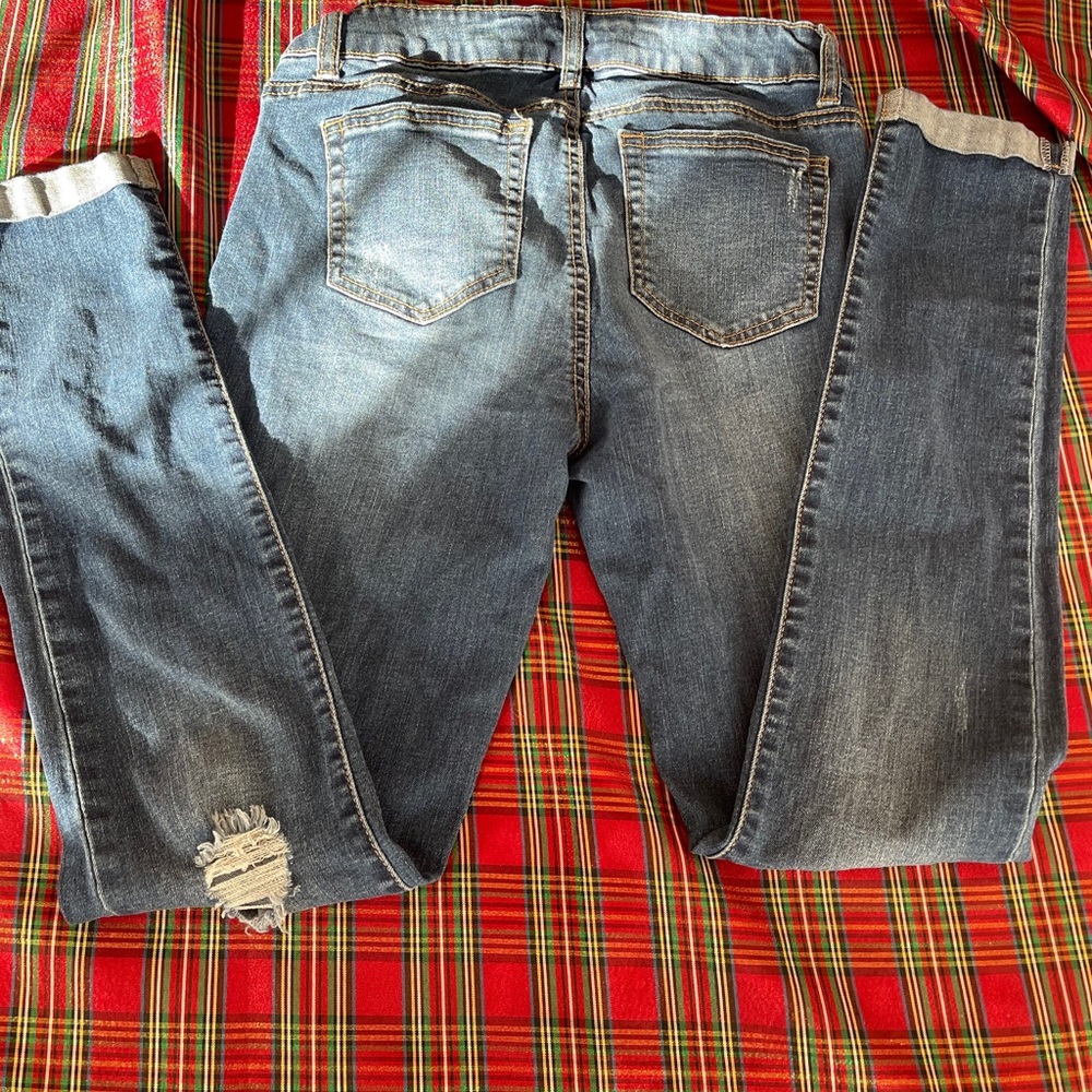 Juniors Ripped Jeans- Size 7 - Picture 7 of 10